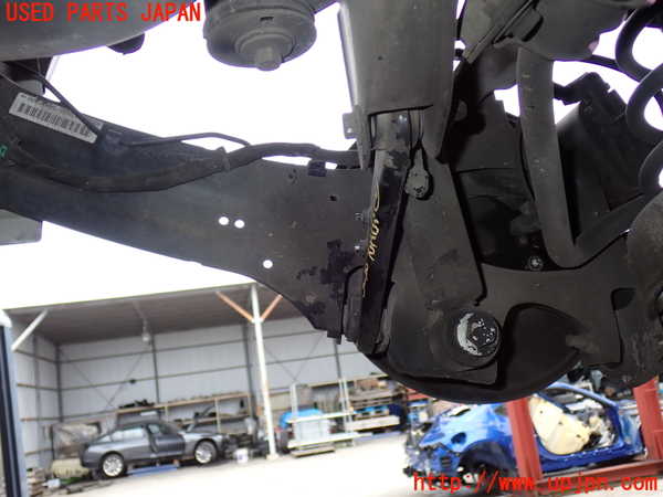 2UPJ-30204300]ボルボ・XC60(DB4204TXC)右リアナックルハブ 中古_m0002.jpg