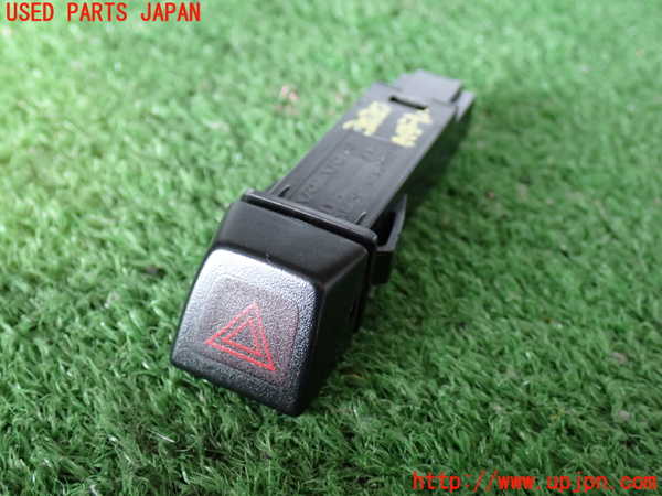 2UPJ-30206290]ボルボ・XC60(DB4204TXC)ハザードスイッチ 中古_m0001.jpg