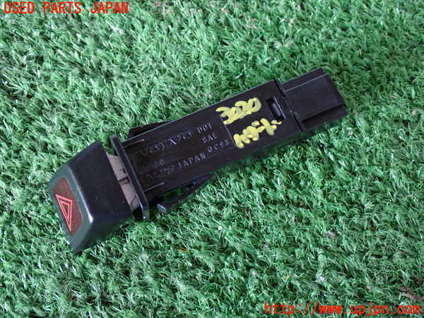 2UPJ-30206290]ボルボ・XC60(DB4204TXC)ハザードスイッチ 中古_m0002.jpg