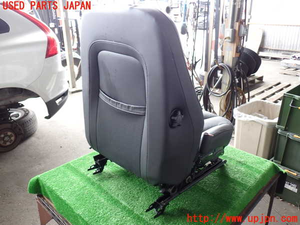 2UPJ-30207065]ボルボ・XC60(DB4204TXC)助手席シート 中古_m0003.jpg
