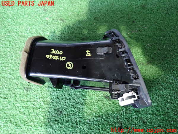 2UPJ-30207528]ボルボ・XC60(DB4204TXC)エアコン吹き出し口3 (左) 中古_m0002.jpg