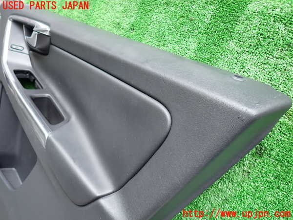 2UPJ-30201234]ボルボ・XC60(DB4204TXC)右前ドア内張り 中古_m0003.jpg
