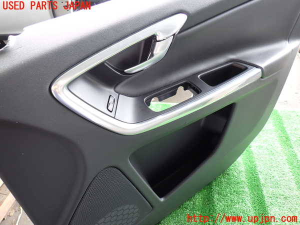 2UPJ-30201234]ボルボ・XC60(DB4204TXC)右前ドア内張り 中古_m0004.jpg