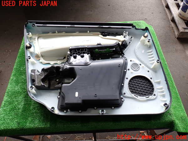 2UPJ-30201234]ボルボ・XC60(DB4204TXC)右前ドア内張り 中古_m0005.jpg