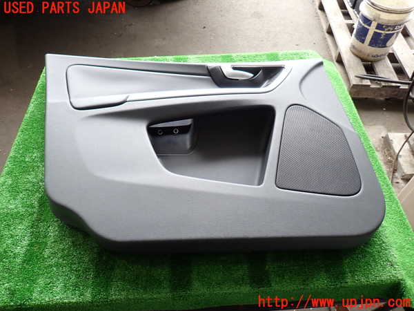 2UPJ-30201264]ボルボ・XC60(DB4204TXC)左前ドア内張り 中古_m0001.jpg