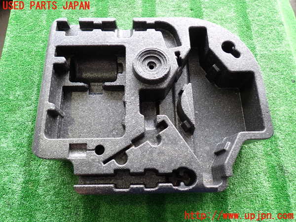 2UPJ-30207773]ボルボ・XC60(DB4204TXC)ラゲッジトレイ3 中古_m0001.jpg