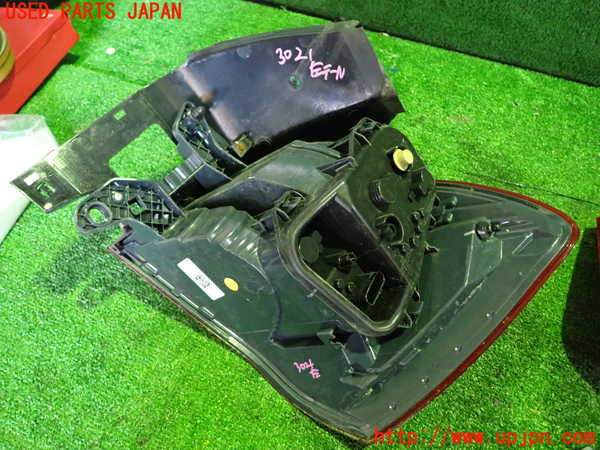 1UPJ-30211536]BMW 118i F20(1R15)左テールランプ 中古_m0004.jpg