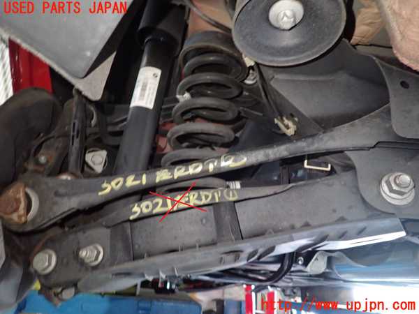 1UPJ-30215227]BMW 118i F20(1R15)左リアロアアーム2 中古_m0001.jpg