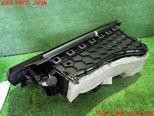 1UPJ-30217516]BMW 118i F20(1R15)グローブボックス1 中古_m0003.jpg