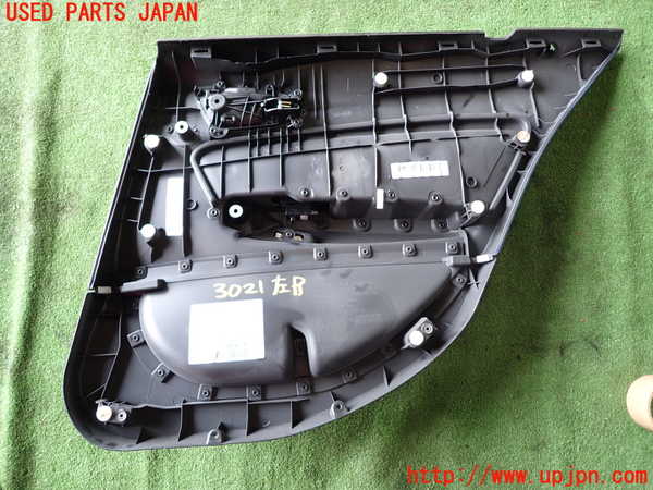 1UPJ-30211324]BMW 118i F20(1R15)左後ドア内張り 中古_m0004.jpg