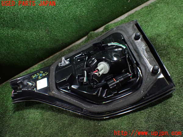 1UPJ-30231552]エスティマ(ACR50W)左リアフィニッシャー 中古_m0003.jpg