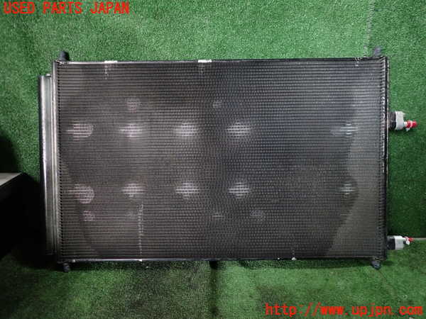 1UPJ-30236031]エスティマ(ACR50W)エアコンコンデンサー1 中古_m0002.jpg