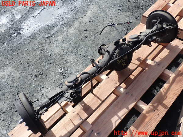 1UPJ-30244400]ジムニー シエラ(JB32W)リアデフホーシング 中古_m0001.jpg