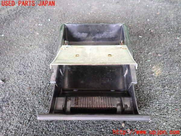 1UPJ-30247821]ジムニー シエラ(JB32W)灰皿1 中古_m0002.jpg