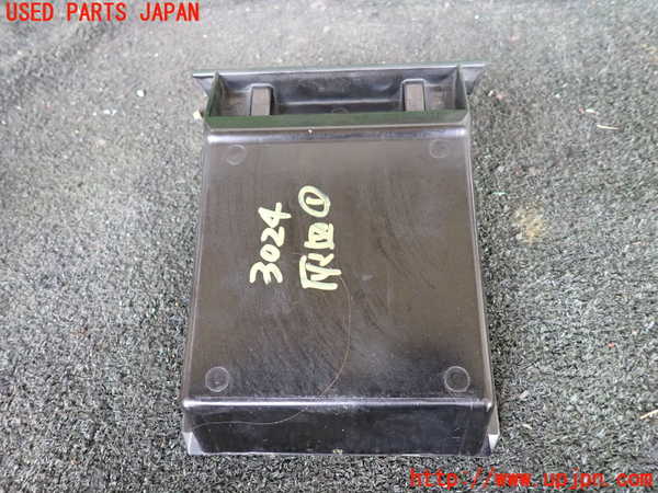1UPJ-30247821]ジムニー シエラ(JB32W)灰皿1 中古_m0003.jpg