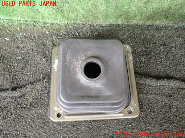 1UPJ-30247575]ジムニー シエラ(JB32W)シフトブーツ(トランスファ用) 中古_m0001.jpg