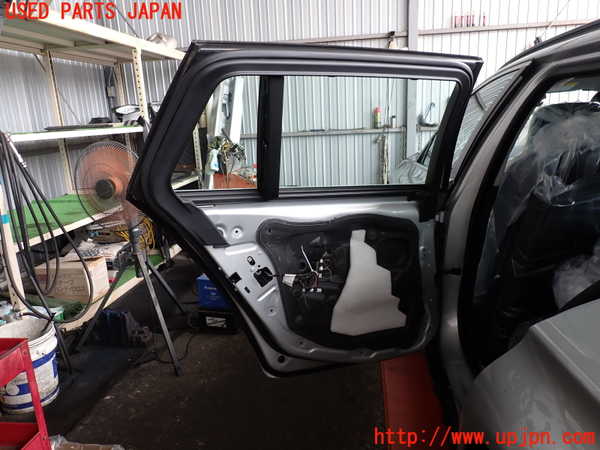 2UPJ-30251320]BMW 523i ツーリング(XL20)(F11)左後ドア 中古(43R-00049 M25)_m0004.jpg