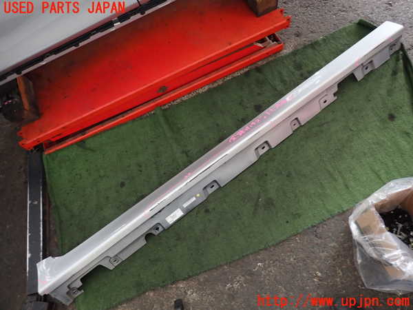 2UPJ-30251390]BMW 523i ツーリング(XL20)(F11)右サイドステップ 中古_m0001.jpg