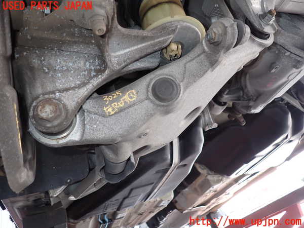 2UPJ-30255226]BMW 523i ツーリング(XL20)(F11)左リアロアアーム1 中古_m0001.jpg