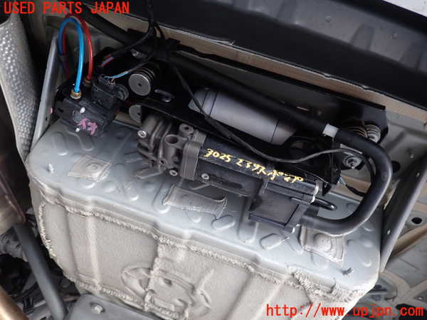 2UPJ-30255535]BMW 523i ツーリング(XL20)(F11)エアサスポンプ 中古_m0001.jpg
