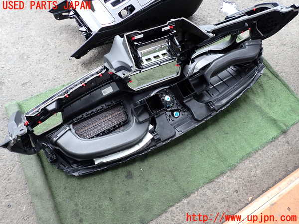2UPJ-30257505]BMW 523i ツーリング(XL20)(F11)ダッシュボード 中古_m0003.jpg