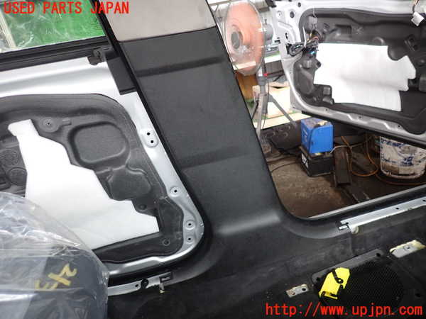 2UPJ-30257670]BMW 523i ツーリング(XL20)(F11)左センターピラートリム 中古_m0003.jpg
