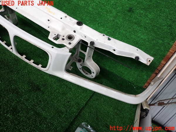 2UPJ-30261041]BMW 318is クーペ(BE19)(E36)コアサポート 中古_m0003.jpg