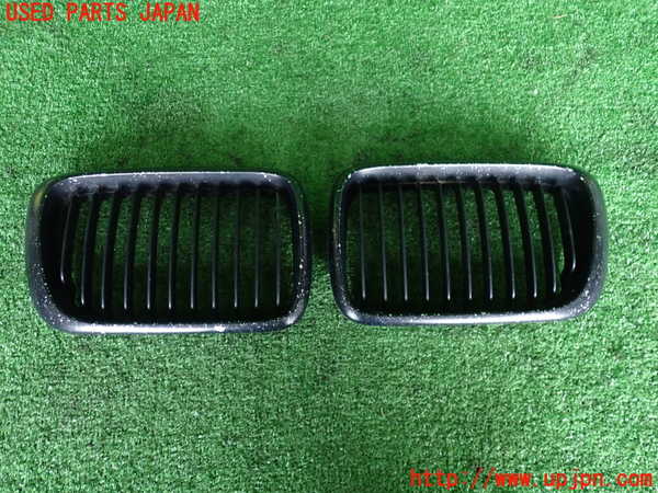 2UPJ-30261050]BMW 318is クーペ(BE19)(E36)ラジエターグリル 【ジャンク品】 中古_m0001.jpg