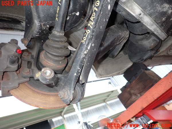 2UPJ-30264305]BMW 318is クーペ(BE19)(E36)左リアナックルハブ 中古_m0001.jpg