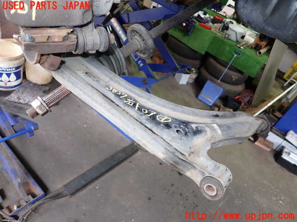 5UPJ-30275176]フィガロ(FK10)右フロントロアアーム1 中古_m0001.jpg