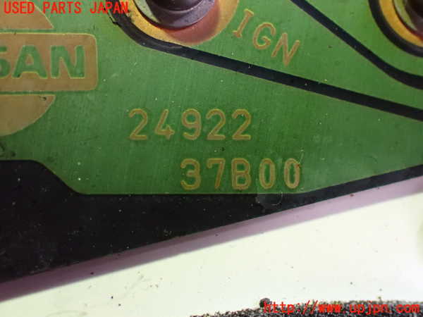 2UPJ-30276230]フィガロ(FK10)タコメーター 中古_m0003.jpg