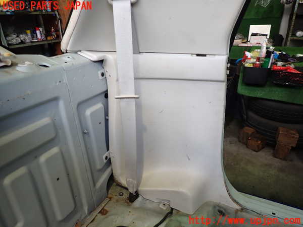 2UPJ-30277680]フィガロ(FK10)左リアピラートリム 中古_m0002.jpg