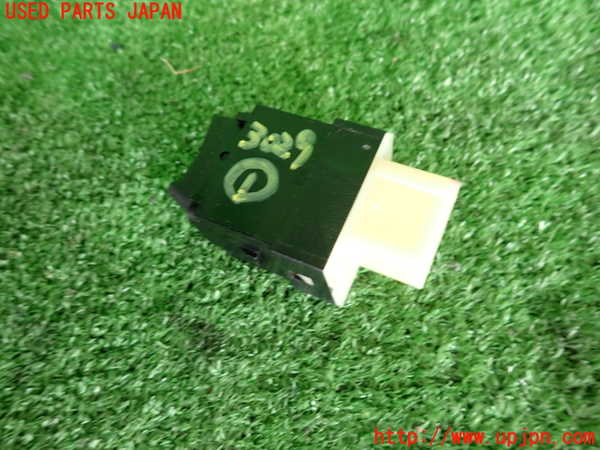 2UPJ-30296306]PTクルーザー(PT2K20)スイッチ1 (TRAC OFF) 中古_m0002.jpg