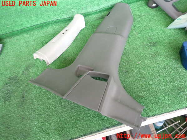 2UPJ-30297670]PTクルーザー(PT2K20)左センターピラートリム 中古_m0001.jpg