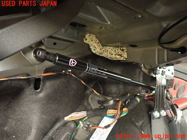 2UPJ-30301506]BMW M4 クーペ(3C30)(F82)トランクダンパー 中古_m0001.jpg