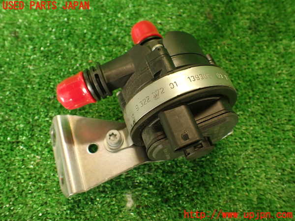 2UPJ-30302110]BMW M4 クーペ(3C30)(F82)ウォーターポンプ 中古_m0001.jpg