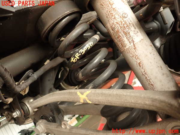 2UPJ-30305100]BMW M4 クーペ(3C30)(F82)右リアスプリング 中古_m0001.jpg