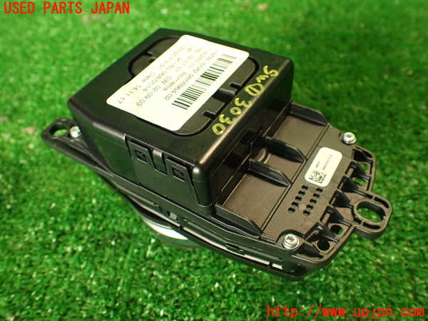 2UPJ-30306306]BMW M4 クーペ(3C30)(F82)スイッチ1 (ナビ操作) 中古_m0004.jpg