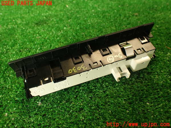 2UPJ-30306309]BMW M4 クーペ(3C30)(F82)スイッチ4 (レーンアシスト) 中古_m0003.jpg