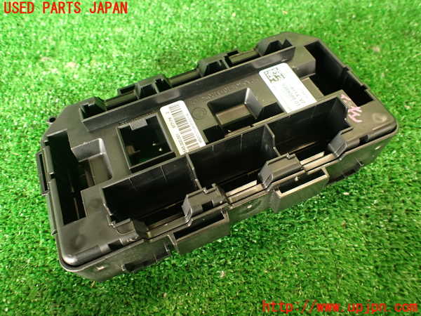 2UPJ-30306741]BMW M4 クーペ(3C30)(F82)ヒューズボックス1 中古_m0002.jpg