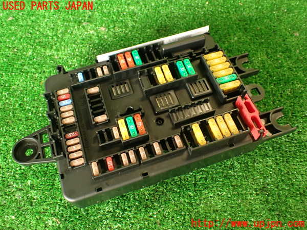 2UPJ-30306742]BMW M4 クーペ(3C30)(F82)ヒューズボックス2 中古_m0001.jpg