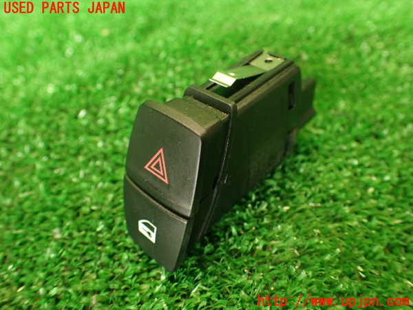 2UPJ-30306290]BMW M4 クーペ(3C30)(F82)ハザードスイッチ 中古_m0001.jpg