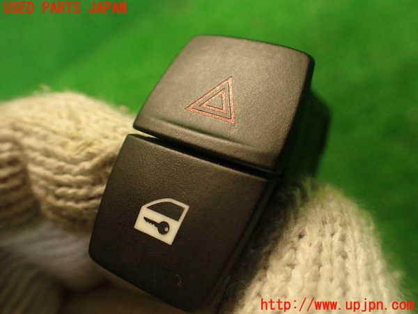 2UPJ-30306290]BMW M4 クーペ(3C30)(F82)ハザードスイッチ 中古_m0002.jpg