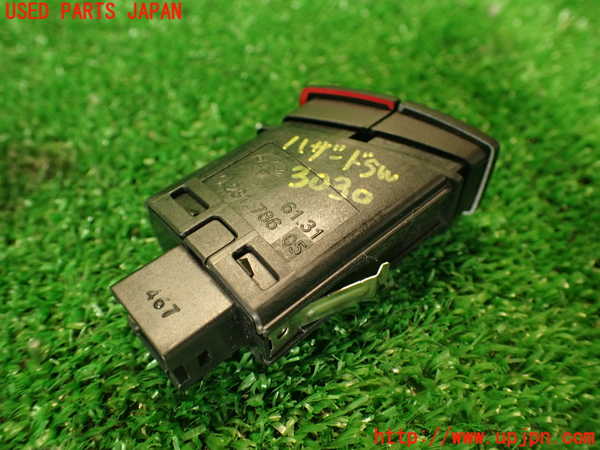 2UPJ-30306290]BMW M4 クーペ(3C30)(F82)ハザードスイッチ 中古_m0003.jpg