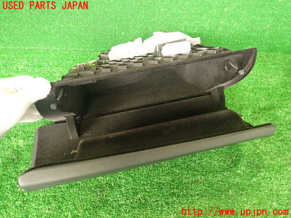 2UPJ-30307516]BMW M4 クーペ(3C30)(F82)グローブボックス1 中古_m0003.jpg