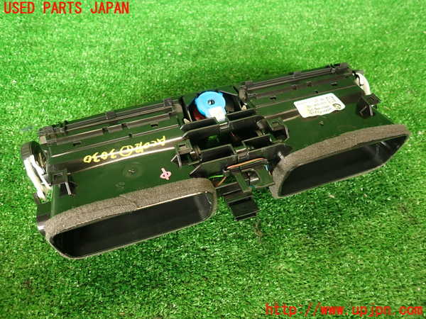 2UPJ-30307526]BMW M4 クーペ(3C30)(F82)エアコン吹き出し口1 (真中) 中古_m0002.jpg