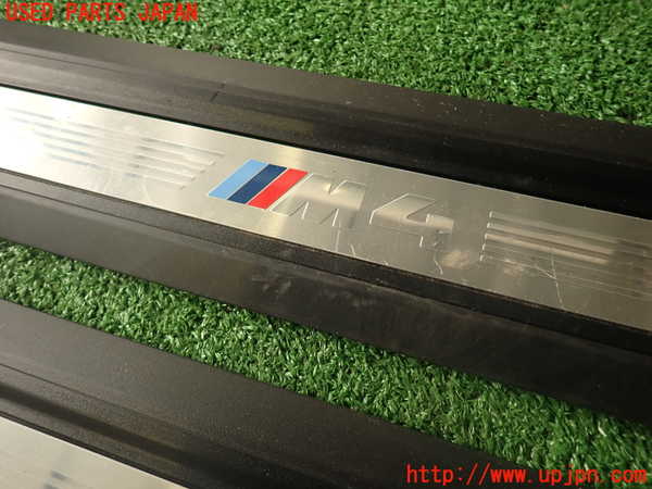 2UPJ-30307740]BMW M4 クーペ(3C30)(F82)スカッフプレート 中古_m0002.jpg