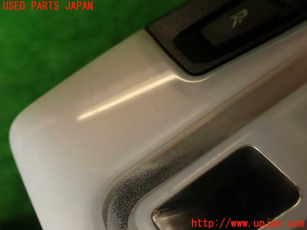 2UPJ-30306412]BMW M4 クーペ(3C30)(F82)ルームランプ2 (2列目真中) 中古_m0002.jpg