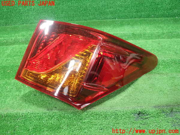 5UPJ-30311530]レクサス・GS300h(AWL10)右テールランプ 中古_m0002.jpg