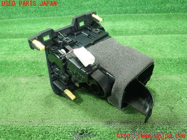 1UPJ-30317526]レクサス・GS300h(AWL10)エアコン吹き出し口1 (右) 中古_m0003.jpg
